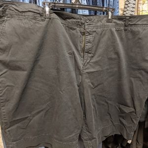 Avenue black knee is pants